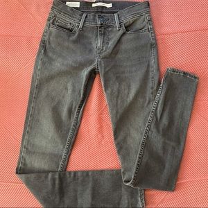 LEVI’S JEANS